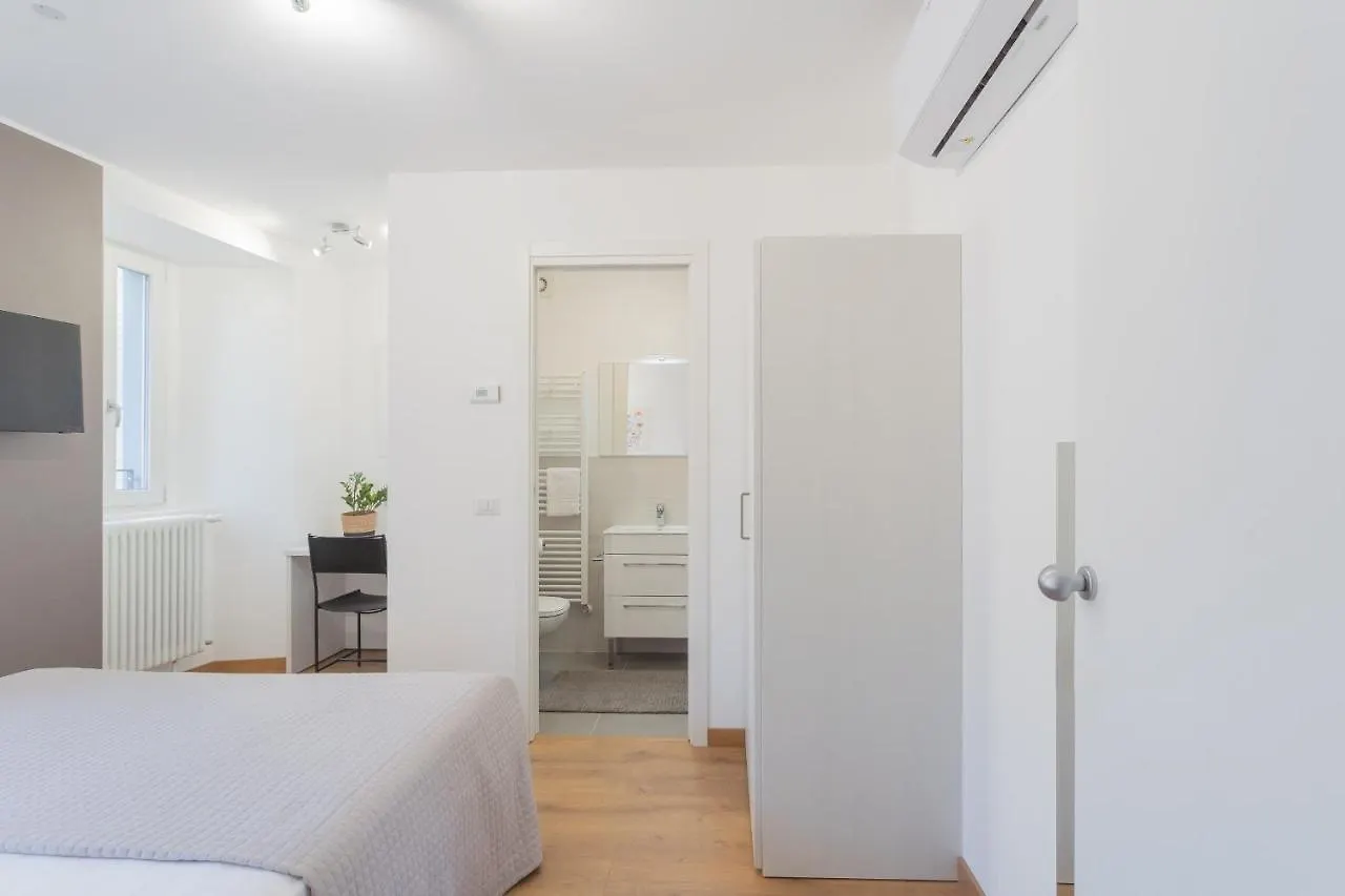 Pozzo Vertical Apartment With Garden And Parking By Rent All Como Torno Itálie