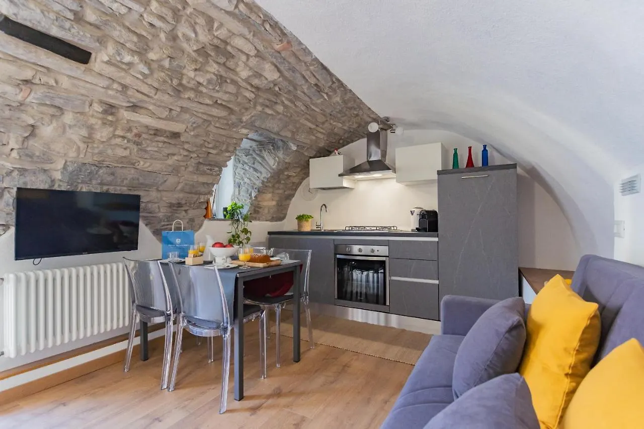 Pozzo Vertical Apartment With Garden And Parking By Rent All Como Torno